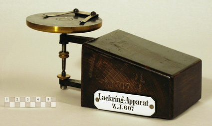 Lackringapparat