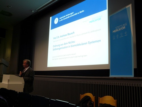 Photos der Helmholtz-Vorlesung mit Prof. Dr. Andreas Bausch